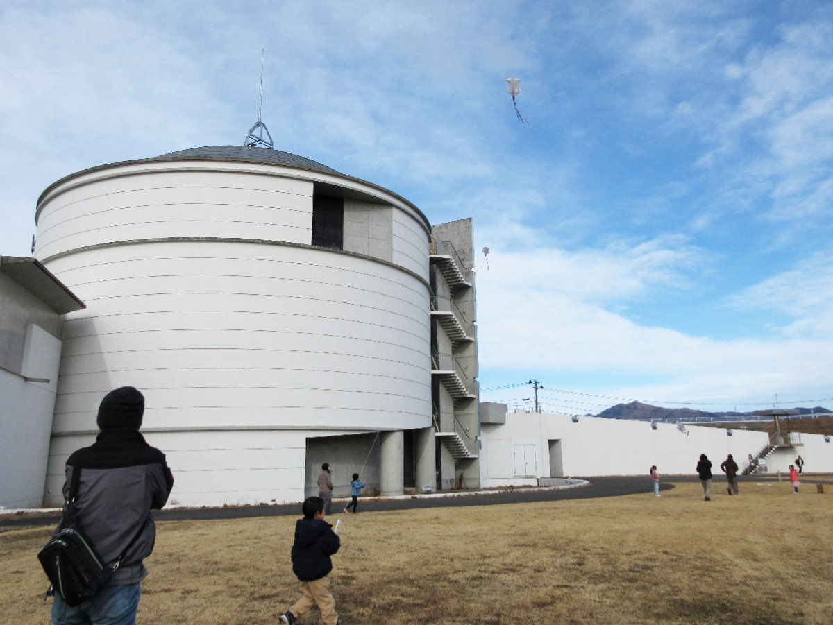 体験教室6「凧を作ってあげよう」